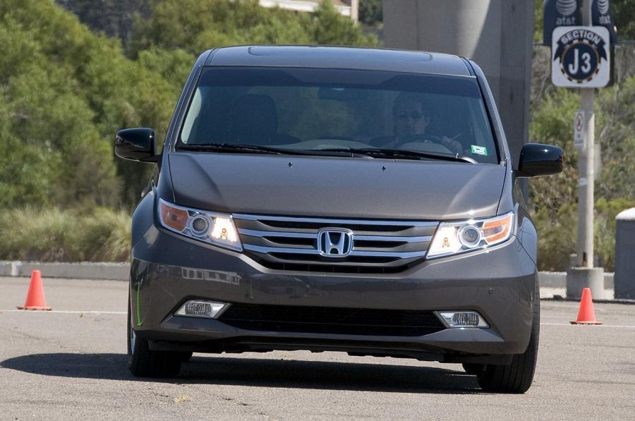  Honda Odyssey 2011 года  (фото 40 из 162)